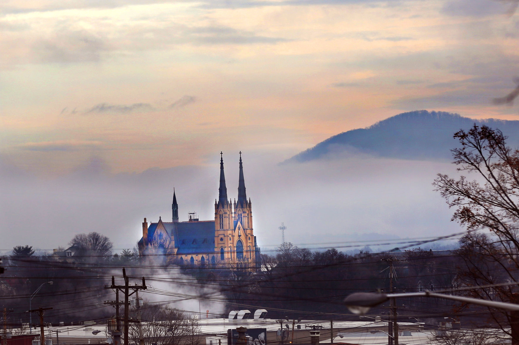 hr churchfog 010319 p01